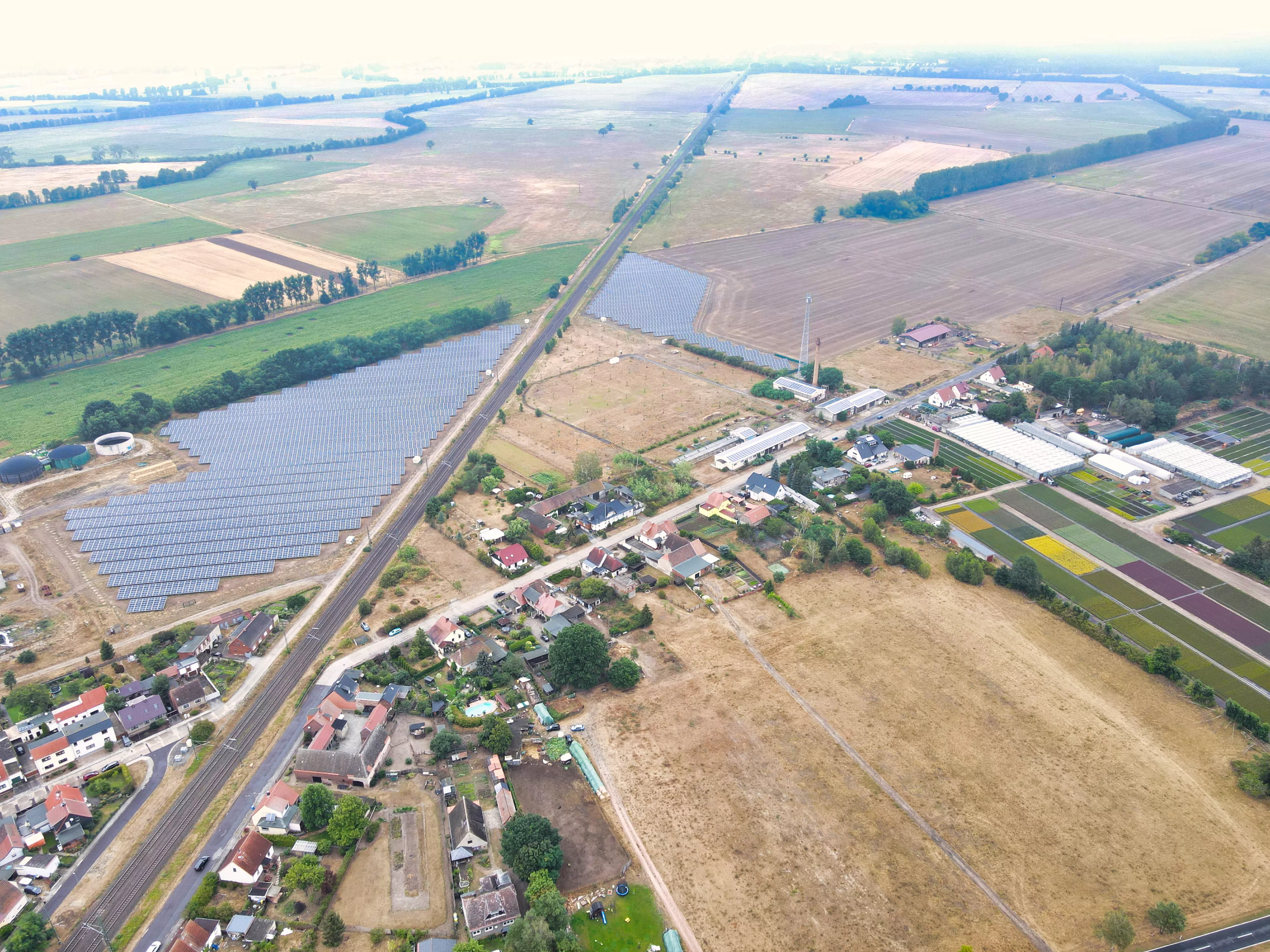 Mahlwinkel 10 MW Photovoltaik-Freiflächenanlage an Bahnstrecke 
